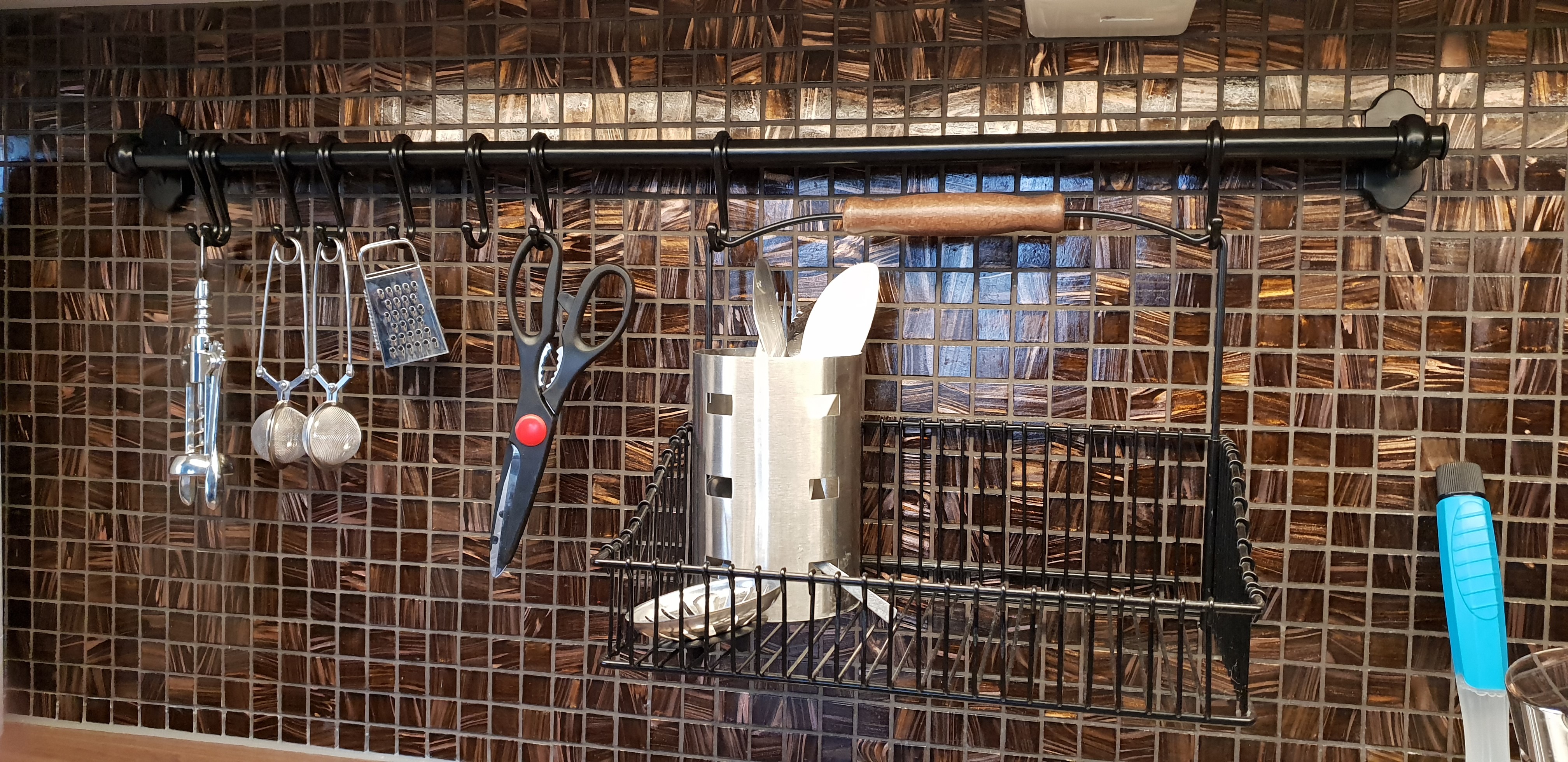 Köksdetaljer och garderobsstång